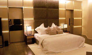 GOLDEN HOTEL